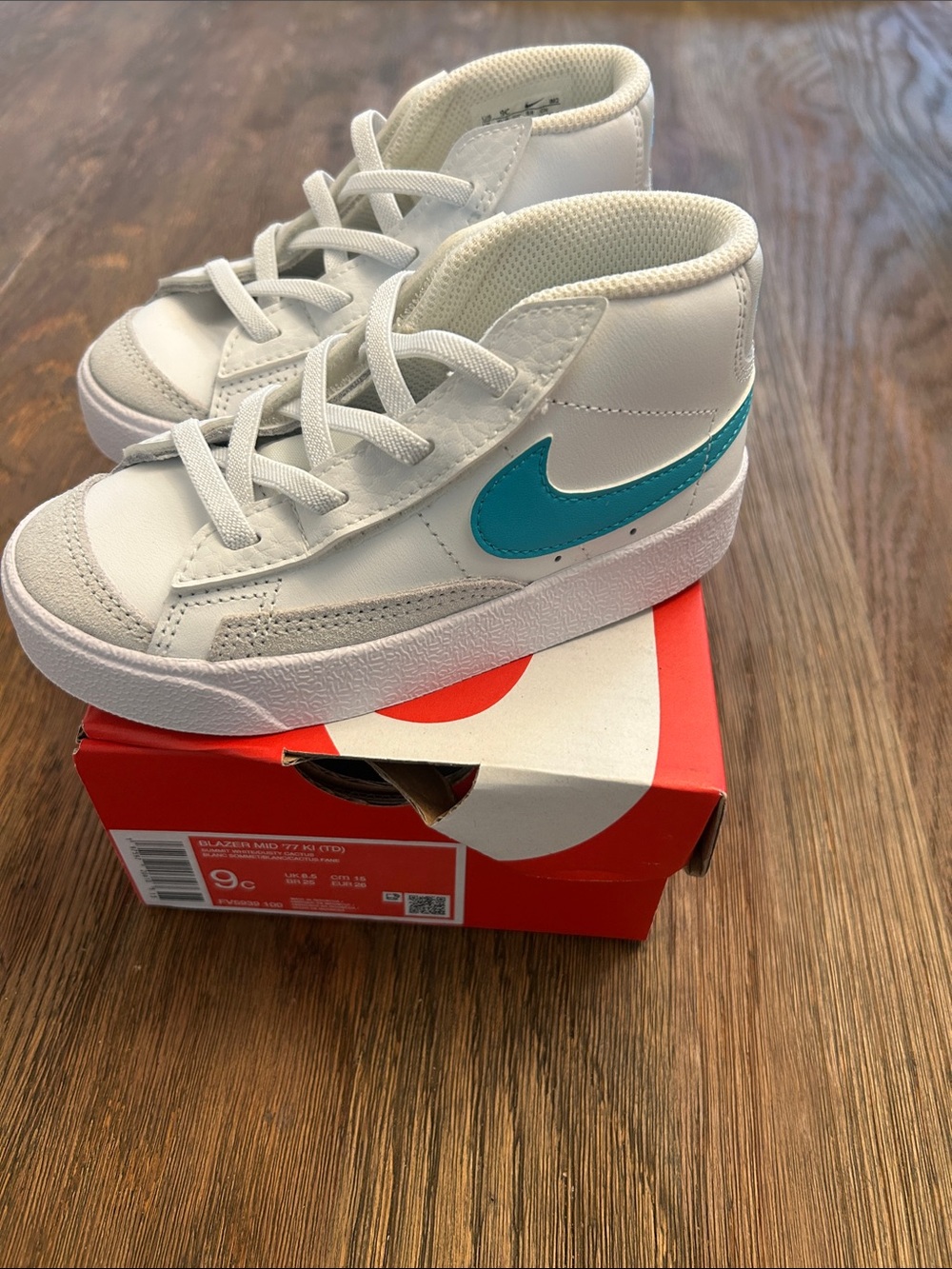 New with box Nike Blazer Mid ‘77 size 9C